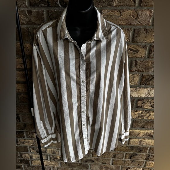 Aerie Good Day Button Down Shirt Striped
Beige Size Small P - Picture 5 of 15